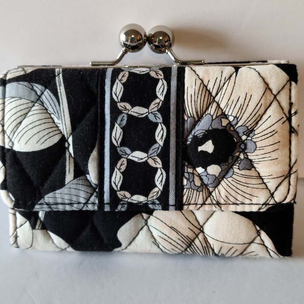 VERA BRADLEY SMALL KISSLOCK TRIFOLD WALLET QUILTED FLORAL COTTON